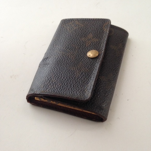 Louis Vuitton, Mono Brown 6-Hooks Key Case - Picture 4 of 10